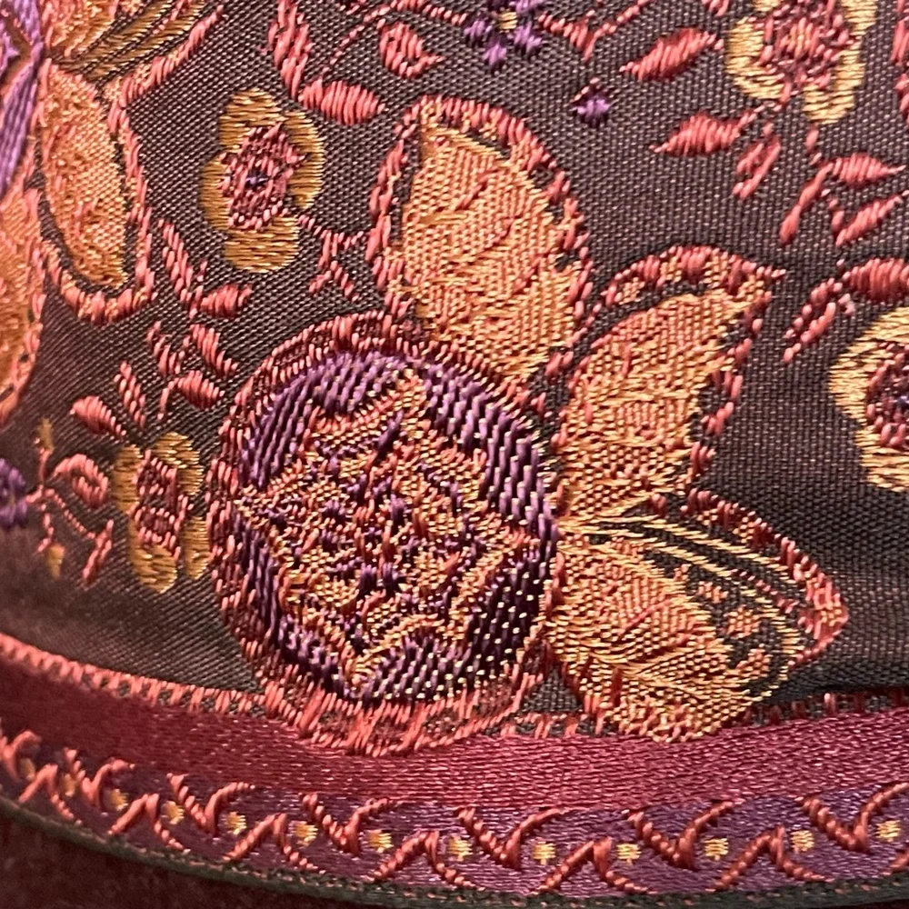 Hat by Louise Green - Picture 4 of 6